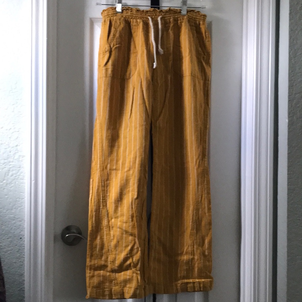 Kiss and Cry yellow pants small